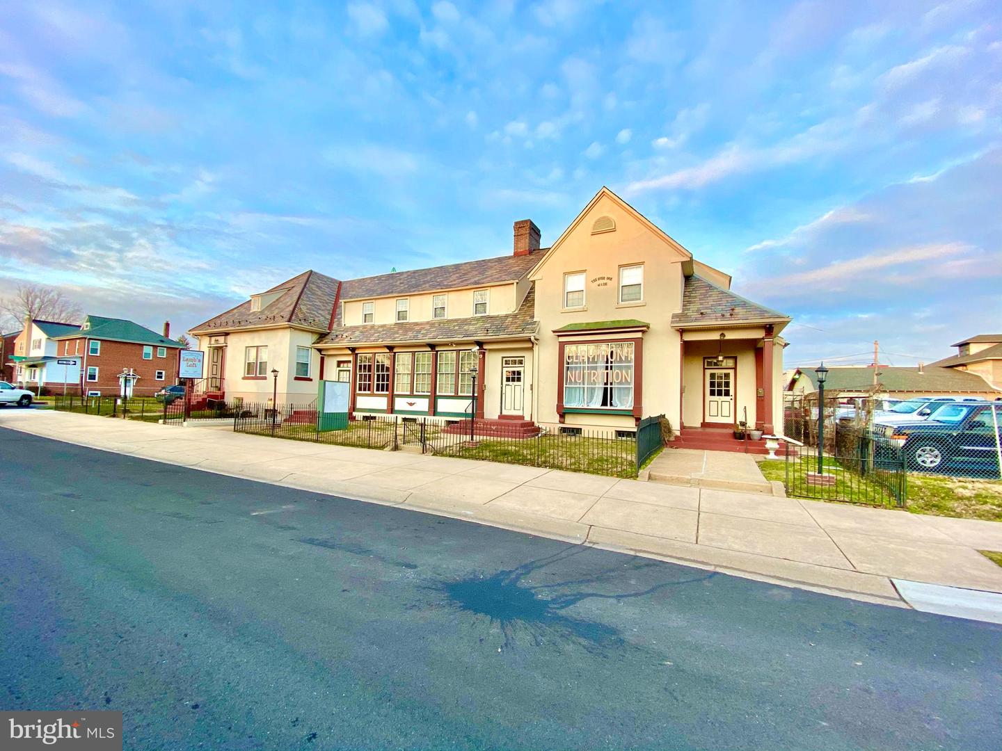 DENC2063148-803148564954-2024-06-14-16-20-03 8 Commonwealth Ave | Claymont, DE Real Estate For Sale | MLS# Denc2063148  - Coldwell Banker Premier