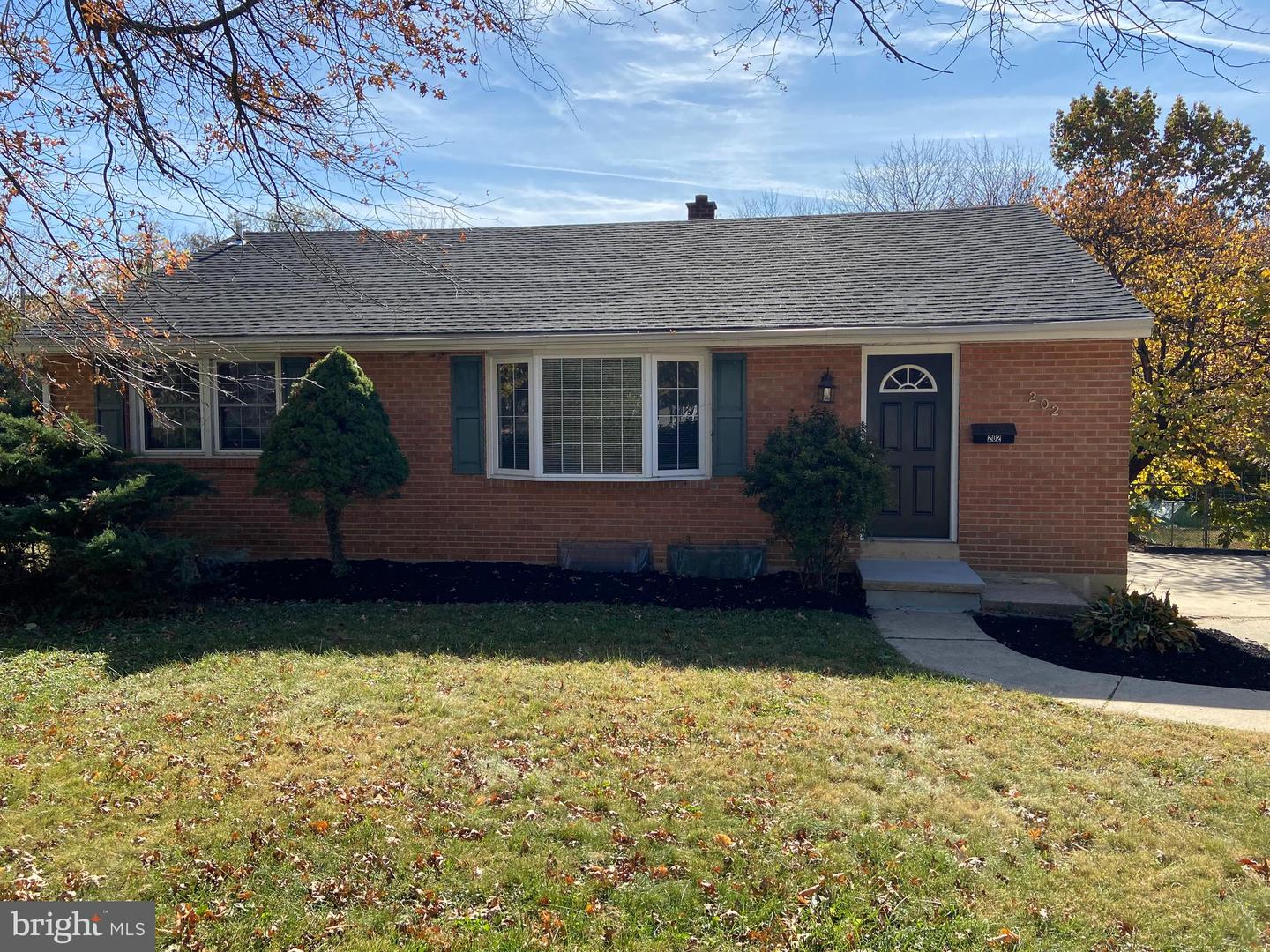 202 WOODGREEN CT   - Real Estate